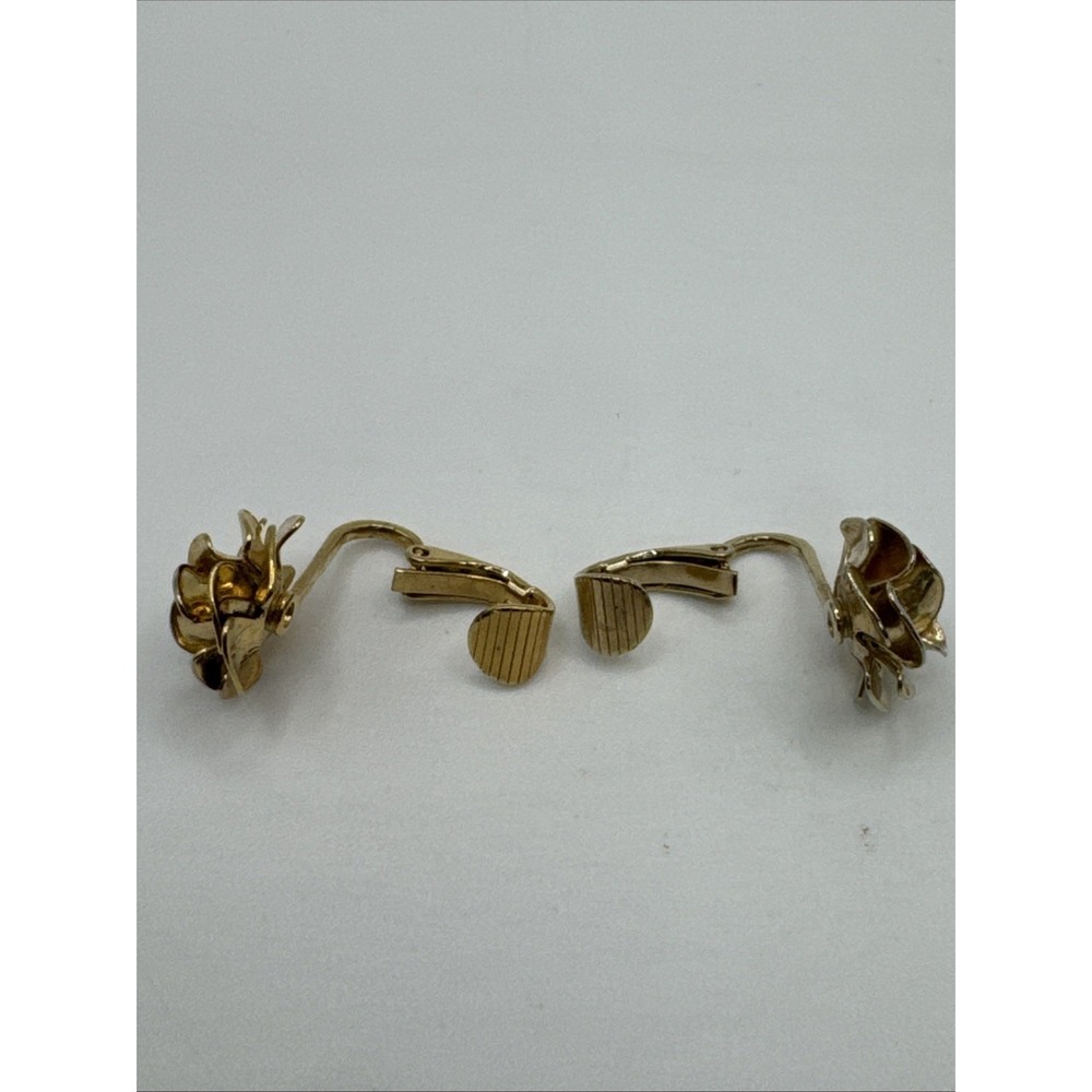 Vintage‎ Gold Tone Flower Clip On Earrings - Picture 4 of 4